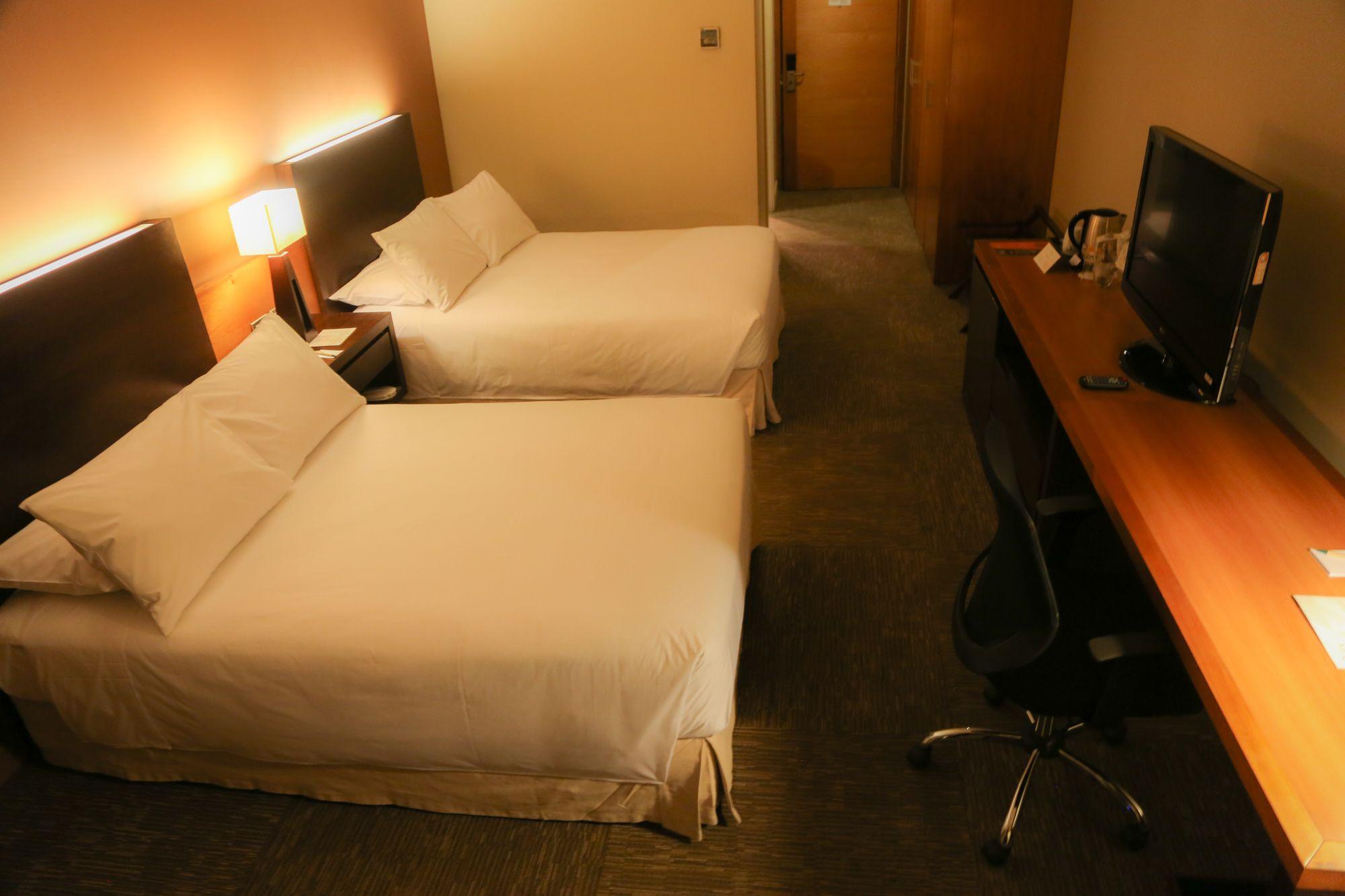 Mds Hotel 卡拉马 外观 照片 A room at the hotel